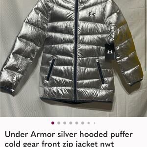 SMALL Under Armour Metallic Silver Puffer Jacket